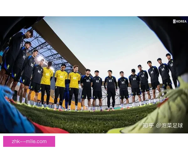 李在城在中场奔跑极度积极展现出超凡拼搏精神成为球队进攻核心